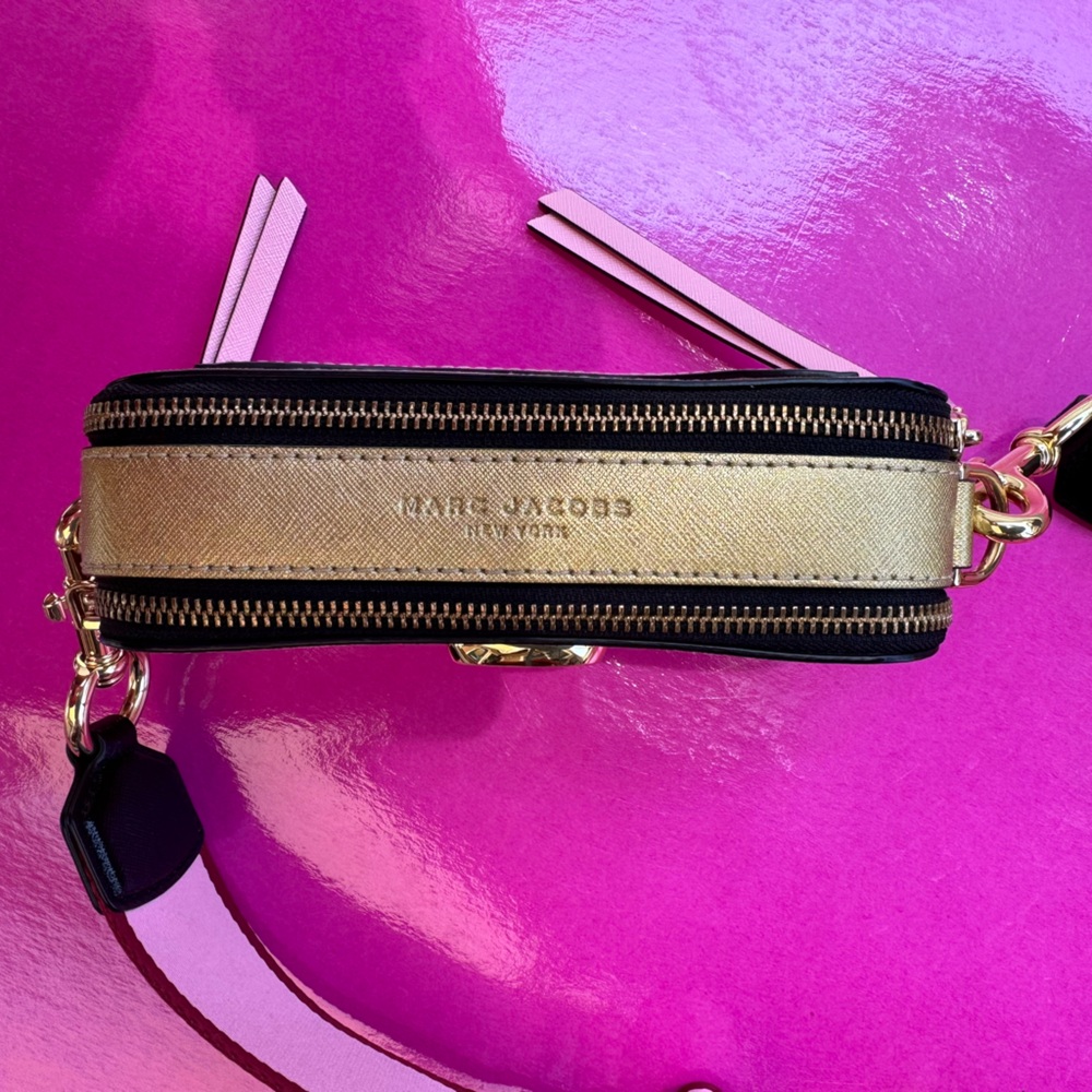 The Marc Jacobs Snapshot Camera Bag in Baby Pink - Picture 7 of 11